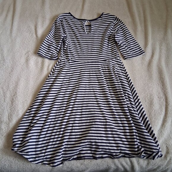 Bundle of Two Girl's Size Large Stripes & Florals Skater Style Casual Dresses - Picture 6 of 11